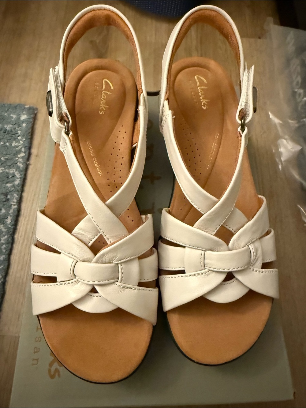 Clarks Tuleah Cross Cream Leather 6.5